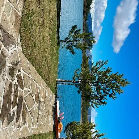 Mezini Resort *